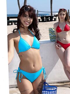 Gina Valentina en Kobi Brian - Pussy likken