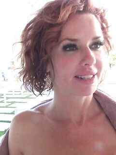 Veronica Avluv zuigt Rocco Siffredi's lul